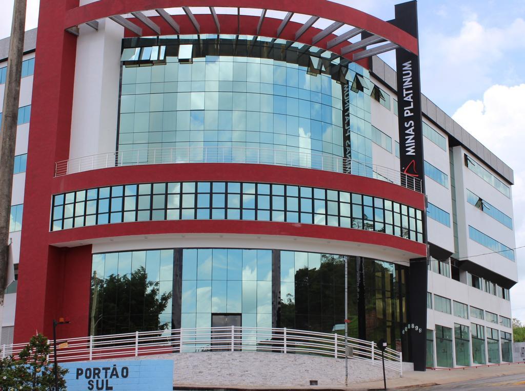 Minas Platinum Hotel & Convention Консельейру-Лафаети Экстерьер фото