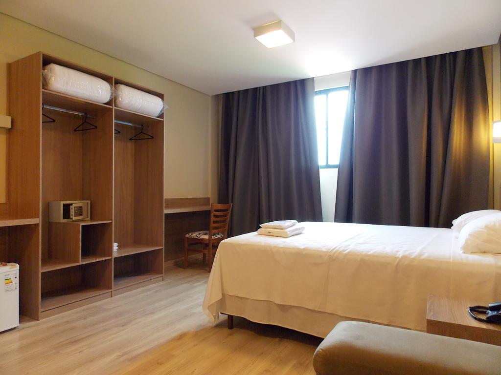 Minas Platinum Hotel & Convention Консельейру-Лафаети Номер фото