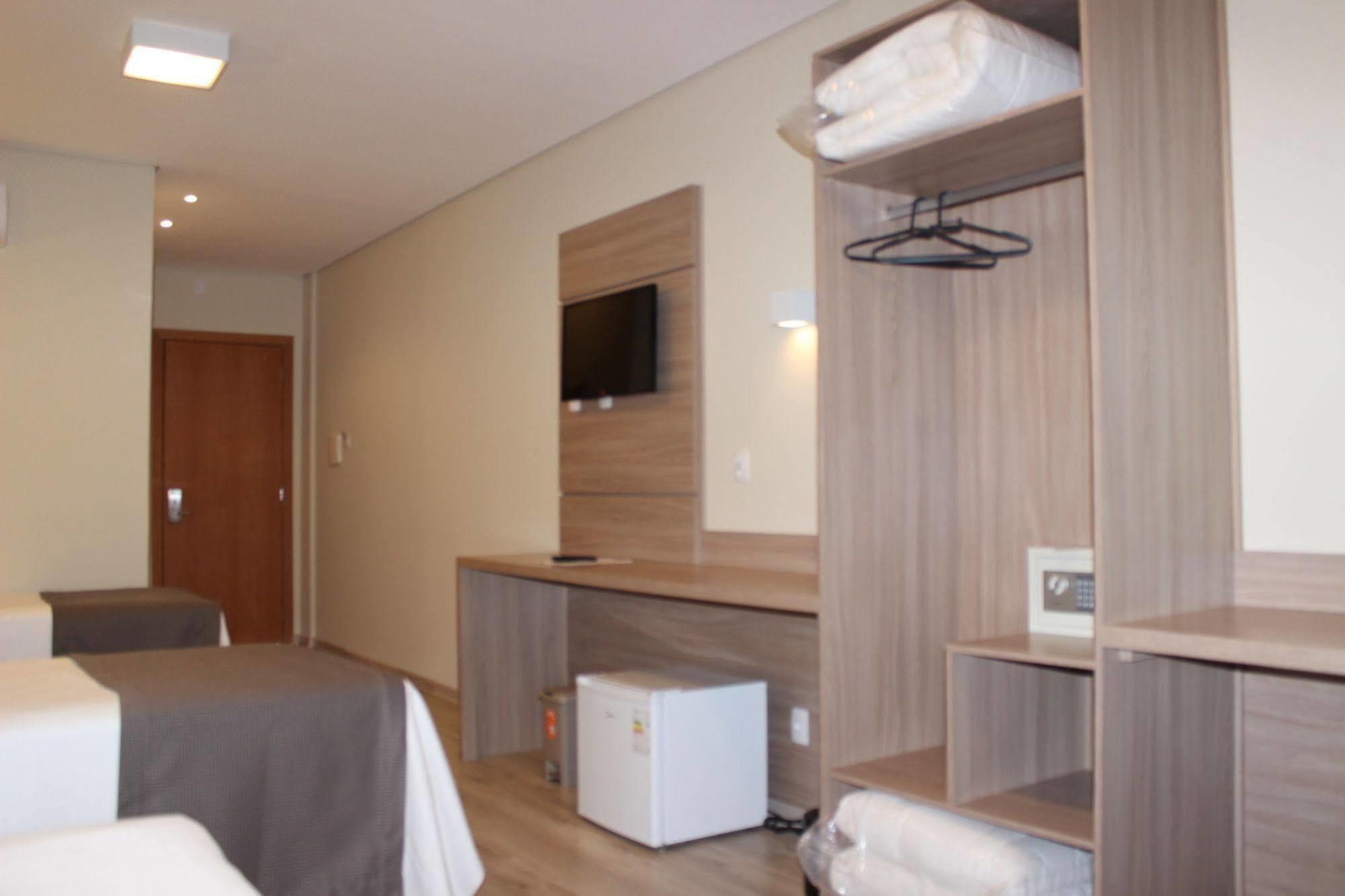 Minas Platinum Hotel & Convention Консельейру-Лафаети Экстерьер фото